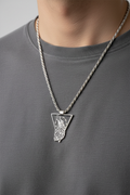Medaglia Jesus Crow 925° indossata